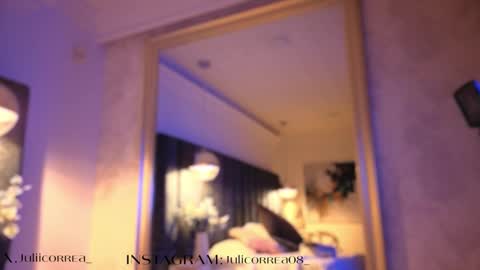 Snapshot of naylapot_ chatting on October 2, 10:53 am Juli online show from October 2, 10:53 am