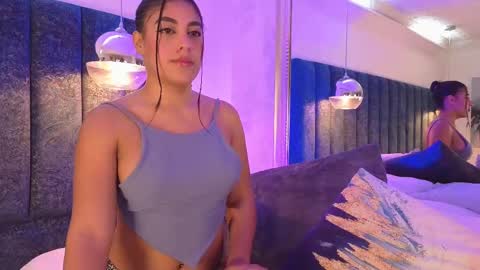 Snapshot of naylapot_ chatting on March 3, 12:42 pm Juli online show from March 3, 12:42 pm