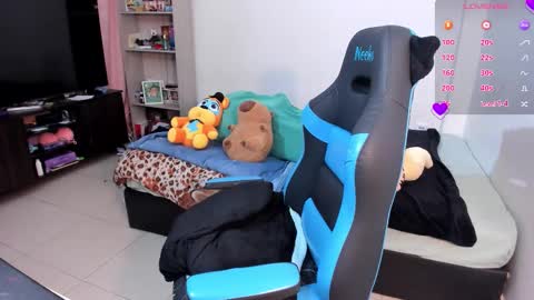 Geek Nicole    im Neeko UwU online show from September 15, 10:39 pm