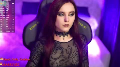 Snapshot of nelle_ chatting on October 9, 5:39 pm online show from October 9, 5:39 pm