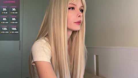 maeve  online show from March 14, 6:36 am