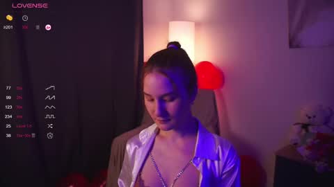 Snapshot of new_boobs chatting on February 14, 5:51 am Maria 3 online show from February 14, 5:51 am