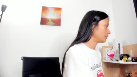 laura  online show from March 2, 3:28 am