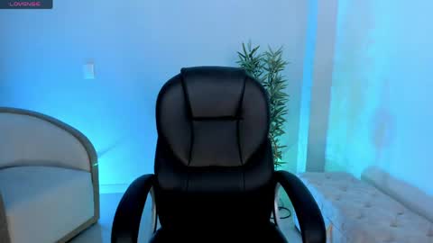 Nia  online show from March 21, 12:15 am