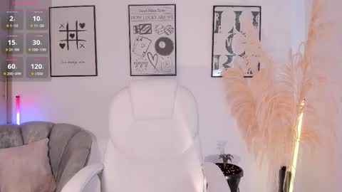 Nia online show from November 15, 3:35 pm