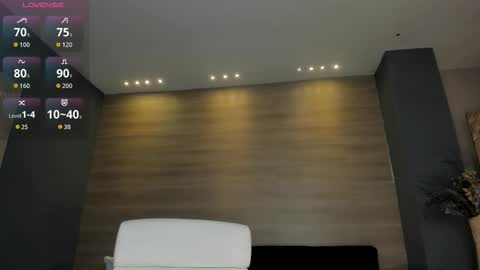 SQUIRTER DOLL    online show from October 22, 11:10 pm