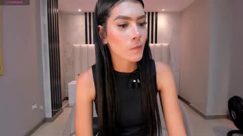 Snapshot of niasalvatore chatting on February 28, 7:56 pm Call me Nia online show from February 28, 7:56 pm