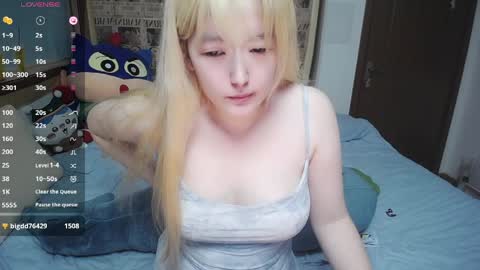 Belle online show from April 3, 1:42 pm