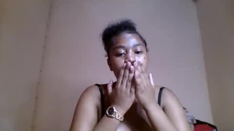 nicelly01 online show from May 13, 6:35 pm
