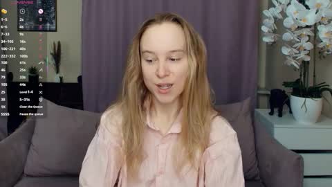 Nicoletta online show from February 15, 6:51 pm