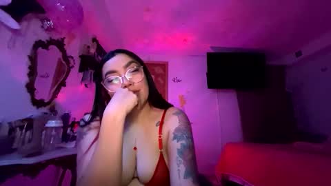 Nicole online show from May 16, 7:11 am