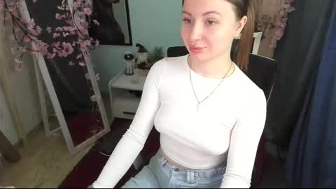 Nicole online show from February 8, 7:45 am