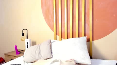 N i c o l e  online show from March 14, 9:38 pm