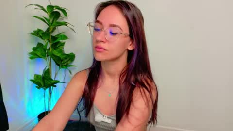 nicoleirisxxx online show from March 26, 6:26 am