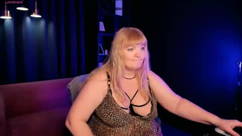 Nicole online show from April 19, 6:13 am