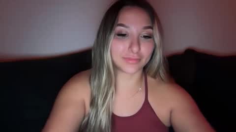 Snapshot of nicolelovesyou444 chatting on October 23, 12:11 pm nicolelovesyou444 online show from October 23, 12:11 pm
