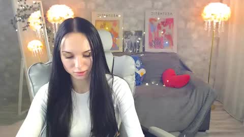 Nicole online show from May 7, 4:21 pm