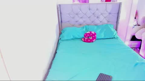 nicoleparker10 online show from December 24, 5:38 am