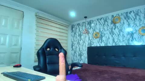 Snapshot of nicoljaramillo618307 chatting on February 13, 9:06 pm NICOL-JARAMILLO online show from February 13, 9:06 pm