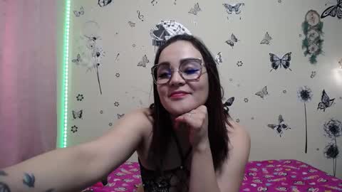 nicolle_sky online show from September 12, 6:59 pm