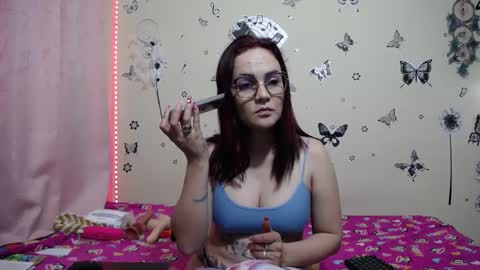 nicolle_sky online show from October 5, 11:48 am