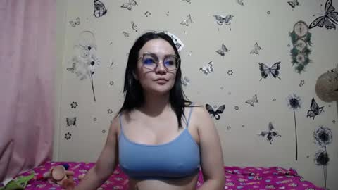nicolle_sky online show from June 16, 8:15 am