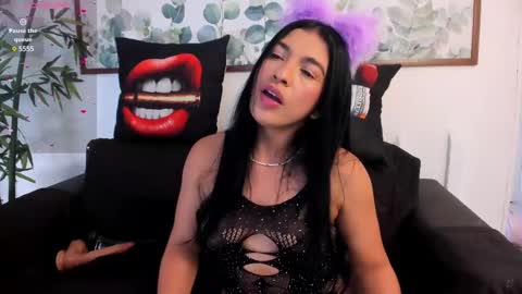 Nicolle Lima online show from February 19, 7:38 pm