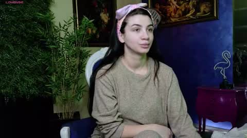 Nicolle online show from November 22, 11:02 am