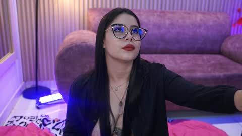 nicooroobin online show from January 21, 12:50 pm