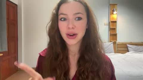 Aurora online show from October 28, 2:12 pm