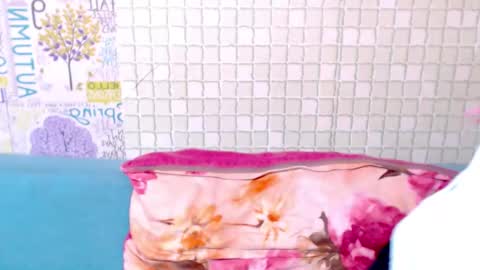 Snapshot of night_shine chatting on January 4, 11:48 pm night_shine online show from January 4, 11:48 pm