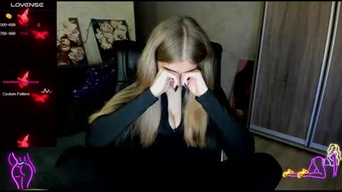 Snapshot of nigo_nika chatting on October 17, 2:53 pm nigo_nika online show from October 17, 2:53 pm