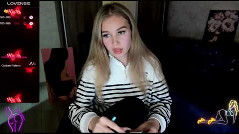 Snapshot of nigo_nika chatting on December 2, 2:18 pm nigo_nika online show from December 2, 2:18 pm