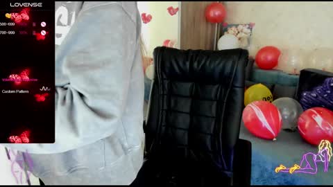 Snapshot of nigo_nika chatting on February 17, 12:49 pm nigo_nika online show from February 17, 12:49 pm