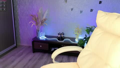 NikaStill  online show from April 6, 4:57 am