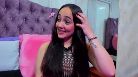 Nikki online show from December 3, 2:08 pm