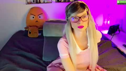 Kitty Chatte online show from November 24, 9:28 pm