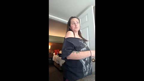 nikkijay5280 online show from December 17, 9:52 pm