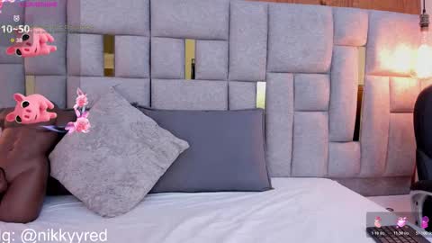 nikky_red__ online show from March 11, 4:49 am