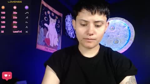 Nikky online show from December 22, 1:25 pm