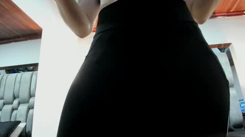     online show from November 7, 11:27 am