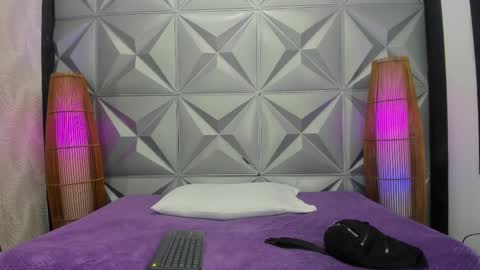 Nikole online show from February 21, 11:11 am