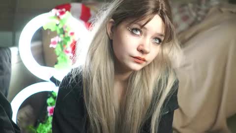 nikoli_naw online show from September 12, 4:13 am