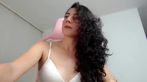 Snapshot of niky_blue chatting on February 12, 3:29 am niky_blue online show from February 12, 3:29 am