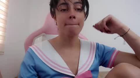 Snapshot of niky_blue chatting on September 18, 12:15 pm niky_blue online show from September 18, 12:15 pm
