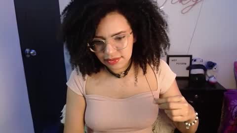 Nicole    GTM-5 1100 pm - 700 am online show from January 10, 6:20 am