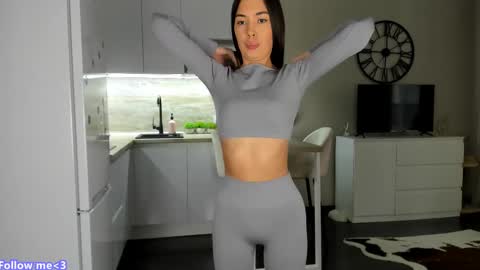 Bella online show from February 25, 1:53 pm