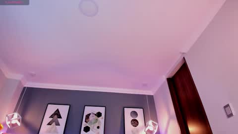 nina_ford_ online show from December 16, 3:12 am