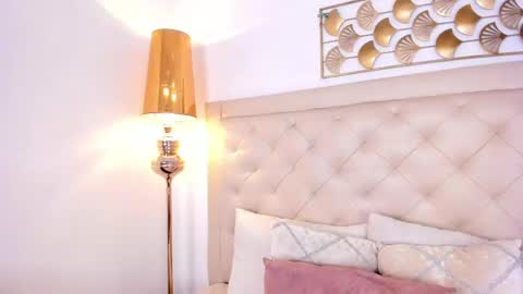 nina joyce online show from April 15, 8:20 pm