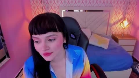 N I N A online show from October 21, 5:22 am